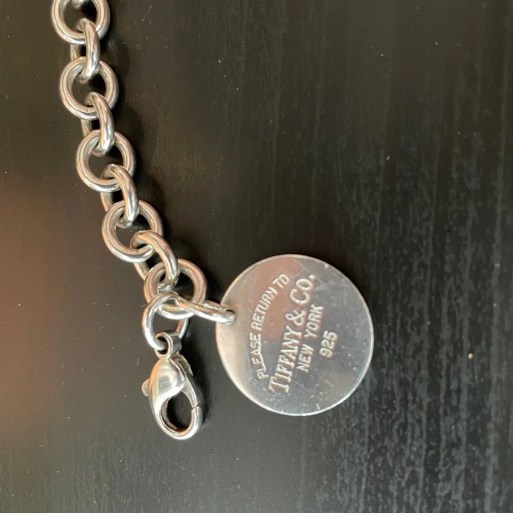 Tiffany & Co. Return to Tiffany Round Disc Charm Bracelet - Picture 2 of 4